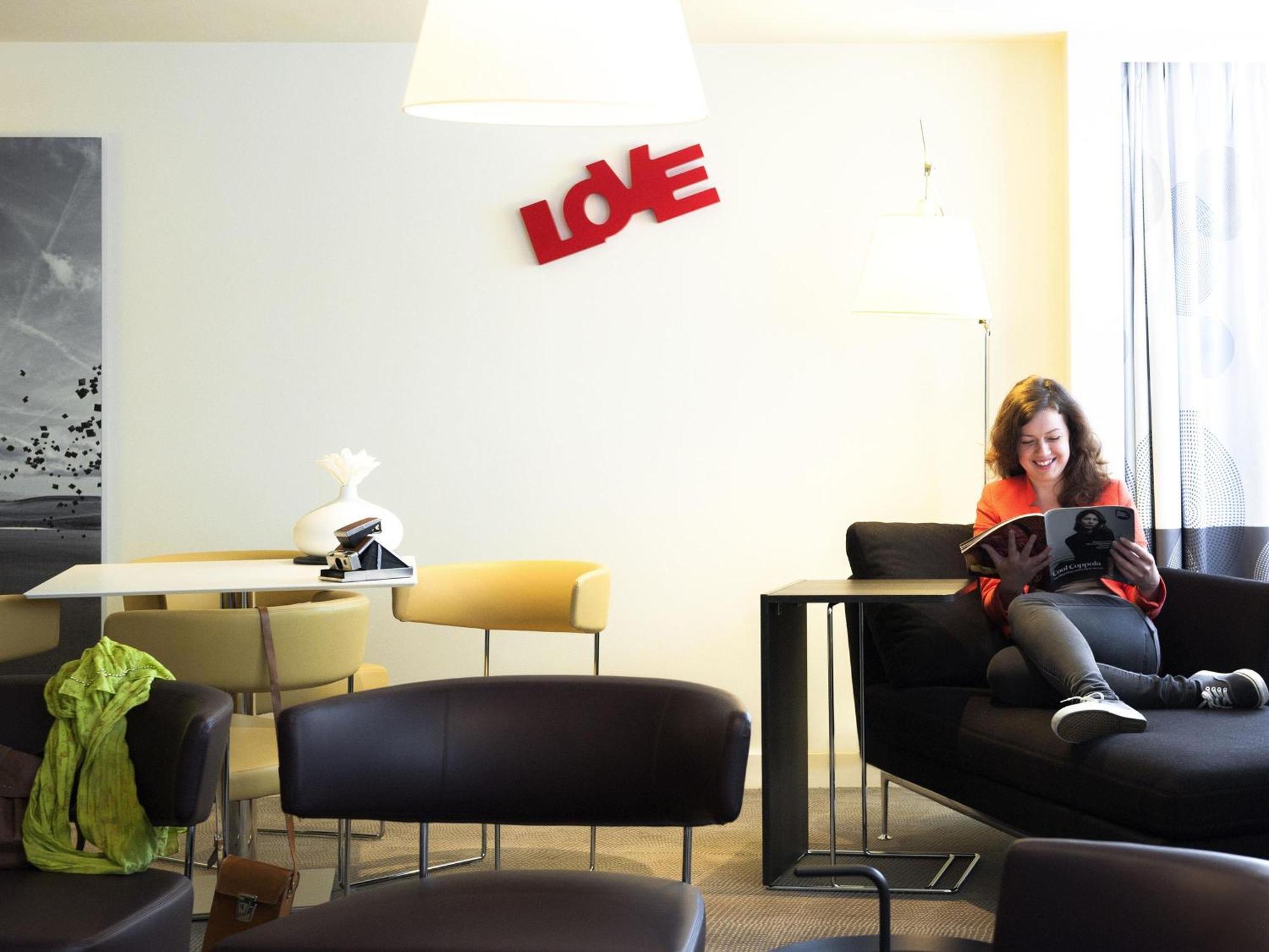 Suite Junior avec 1 Lit Double et Canapé
